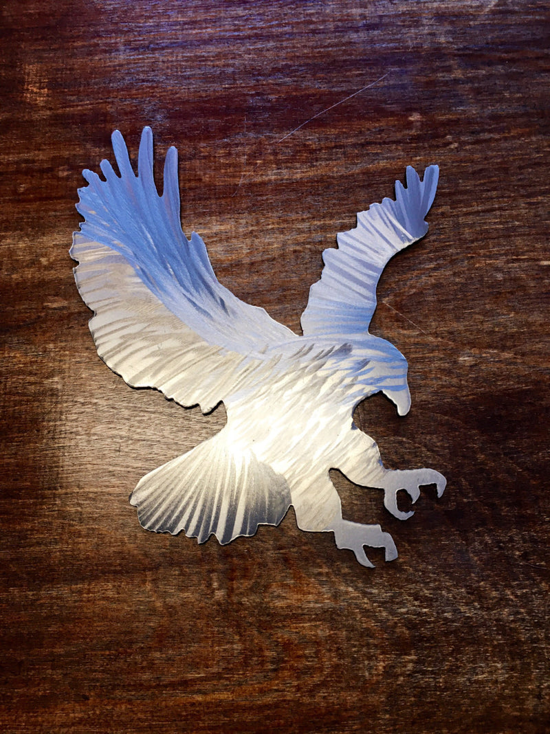 Flying Eagle Metal Wall Art with Feather Grind Pattern